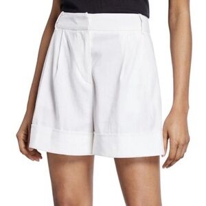 diane von furstenburg | white shorts 🌴